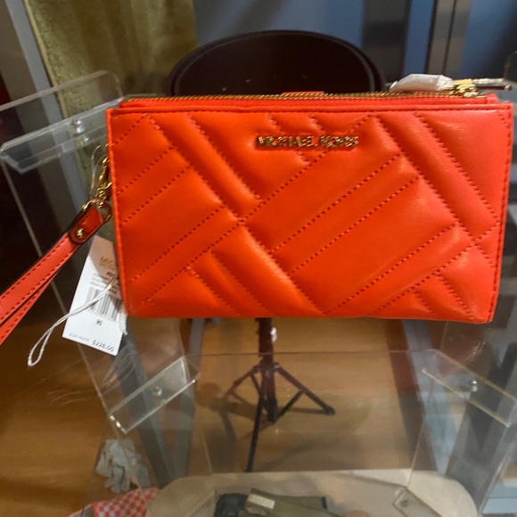 Michael kors purses - Picture 2 of 9